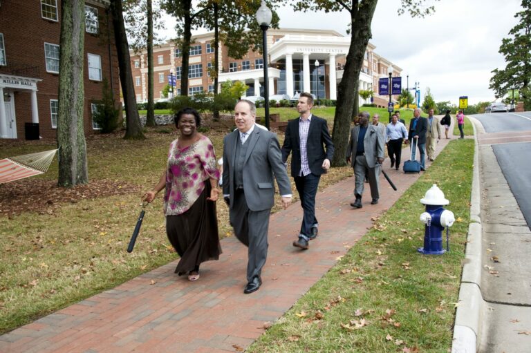 10161355223_ef00ba1ef8_o-min-2048x1363